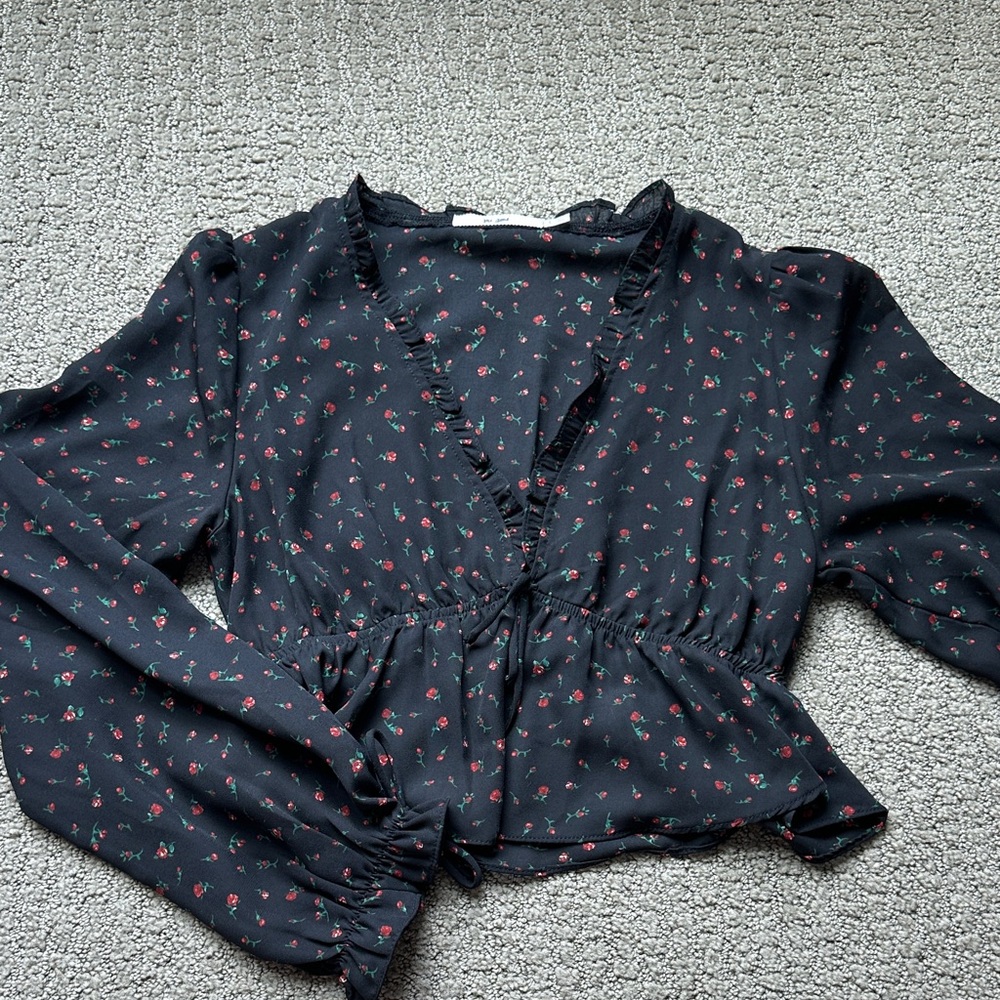 Francesca's Collections Black Floral Blouse